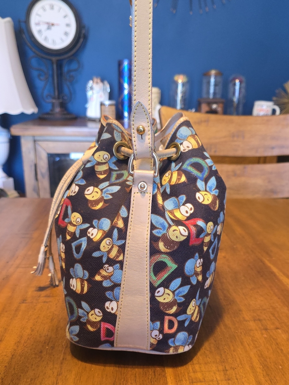 Dooney & Bourke  Bee Print Drawstring Shoulder Bag Rare - Picture 2 of 16